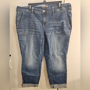 Torrid Womans Size 18 Crop Boyfriend Jeans